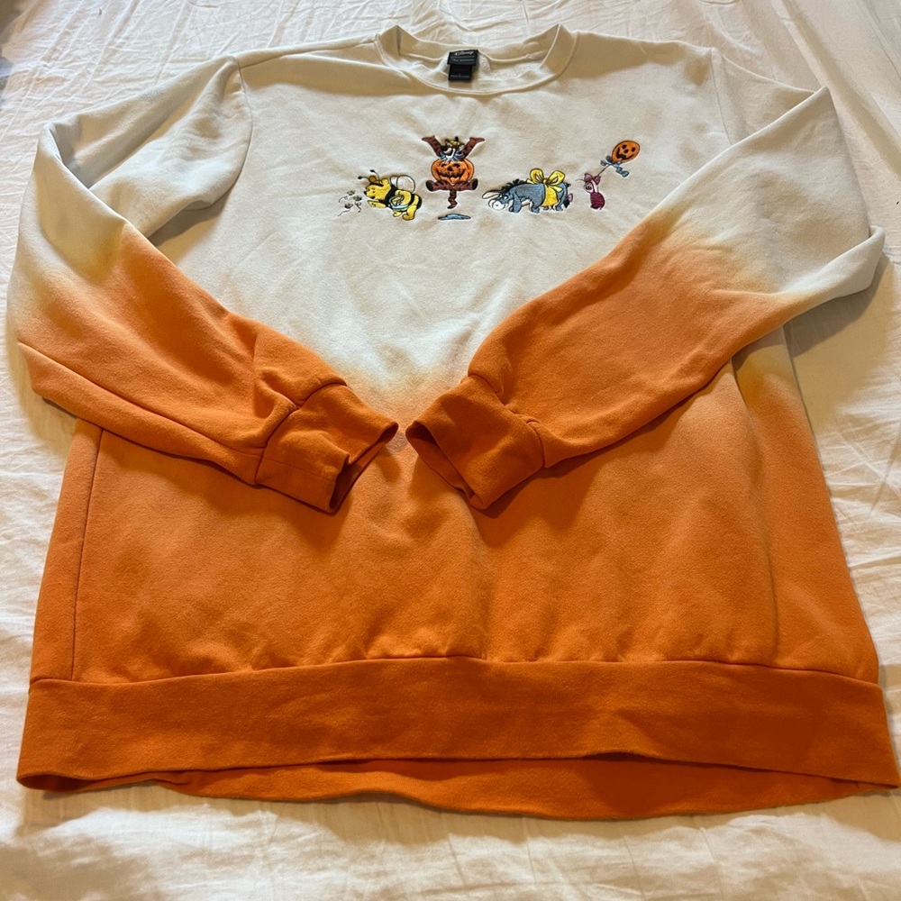 Her Universe Winnie the Pooh Halloween sweatshirt, sz L